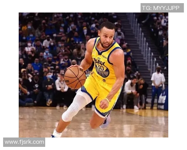 勇士队的明星球员带领球队迈向胜利