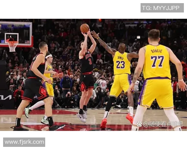 詹姆斯再创辉煌！30+12+10助骑士击败步行者，晋级次轮