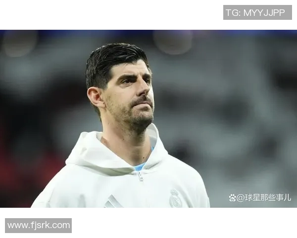 马竞球星因在社交媒体上发布不当言论遭俱乐部处罚，争议不断